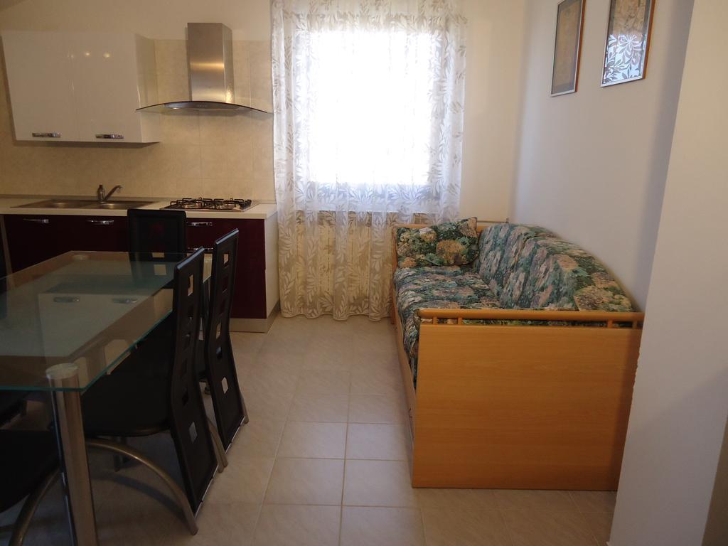 Apartment Apartmani Mirjana Valica *
