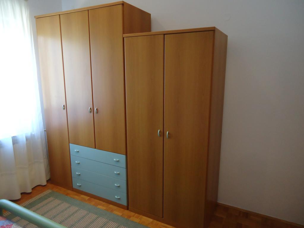 Apartmani Mirjana Valica *