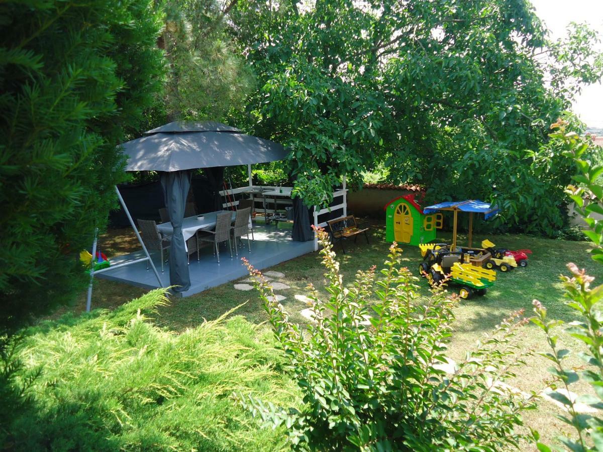 Apartment Apartmani Mirjana Valica *
